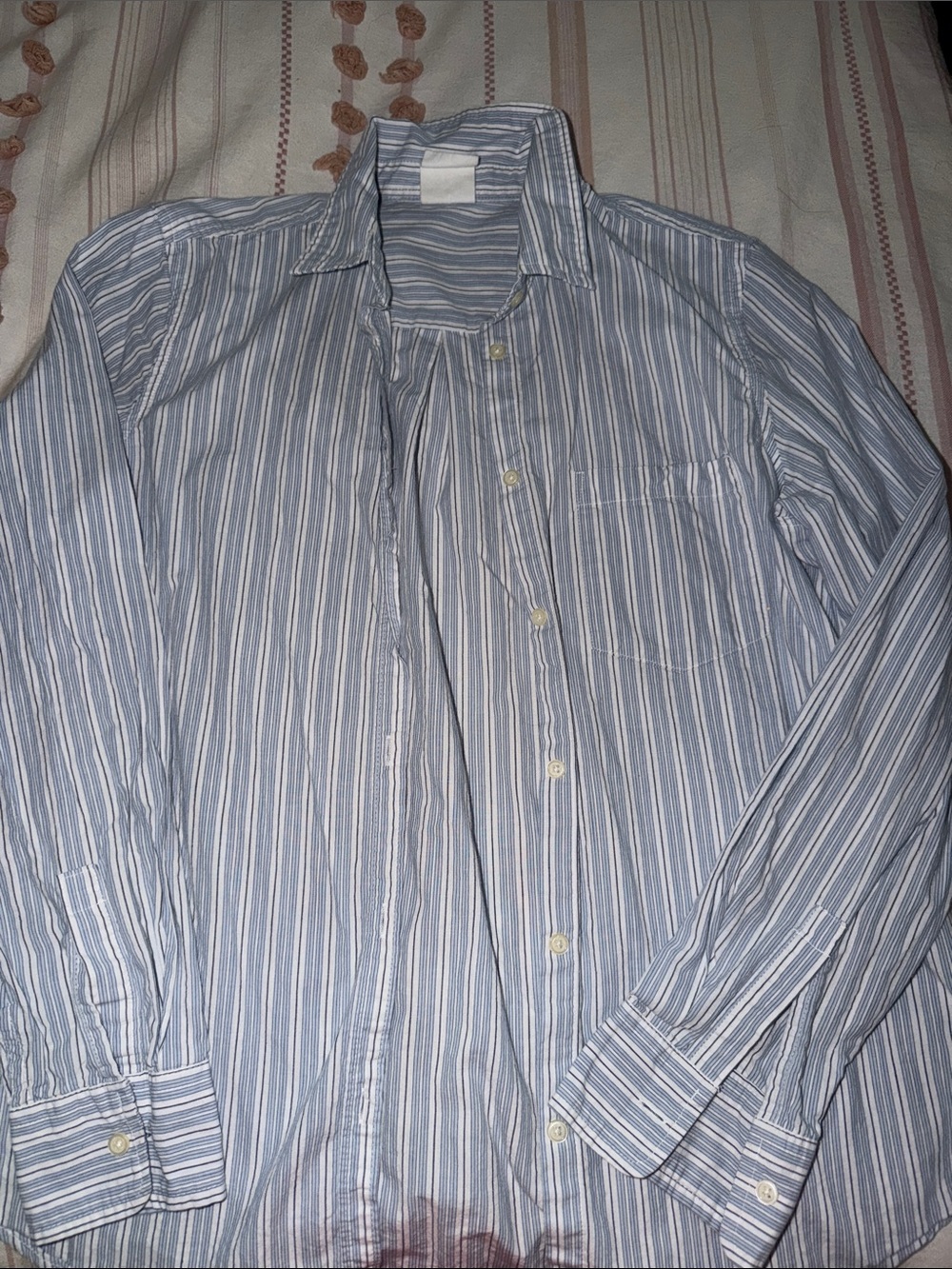 GAP women’s Long-Sleeve Button-Up Shirt - Light Blue & White Stripe